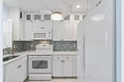 2050 NE 39th St, Unit #302E, Pompano Beach, FL 33064 - Photo 11