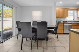 2440 NW 98th Ln, Coral Springs, FL 33065 - Photo 11