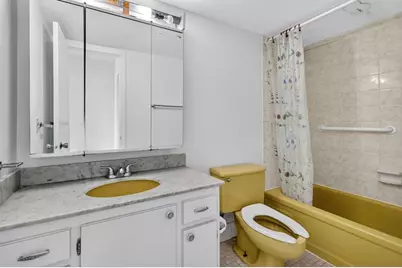 2750 NE 183rd St, Unit #911, Aventura, FL 33160 - Photo 17