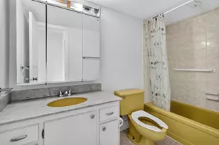 2750 NE 183rd St, Aventura, FL 33160 - Photo 17