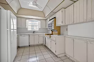 2750 NE 183rd St, Aventura, FL 33160 - Photo 25