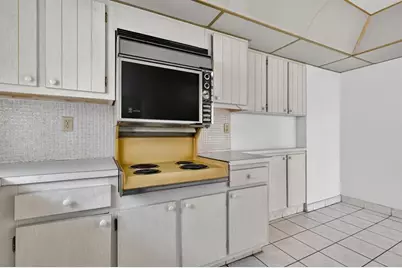 2750 NE 183rd St, Unit #911, Aventura, FL 33160 - Photo 27