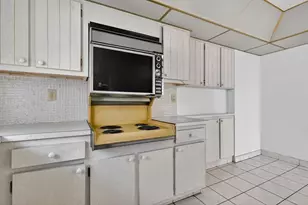 2750 NE 183rd St, Aventura, FL 33160 - Photo 27