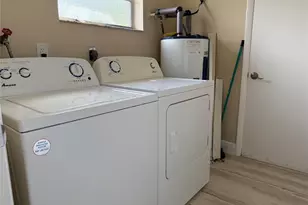 602 NE 38th St, Oakland Park, FL 33334 - Photo 21