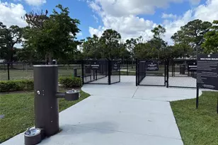 602 NE 38th St, Oakland Park, FL 33334 - Photo 29