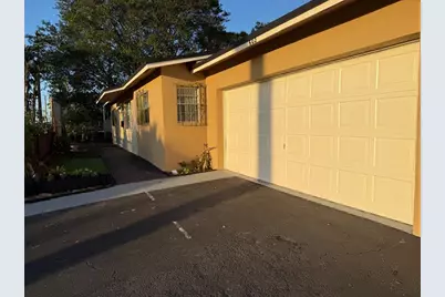 602 NE 38th St, Oakland Park, FL 33334 - Photo 27