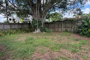 602 NE 38th St, Oakland Park, FL 33334 - Photo 25