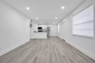 1015 NE 17th Ave, Fort Lauderdale, FL 33304 - Photo 9