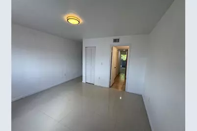 2710 W 76th St, Unit #207, Hialeah, FL 33016 - Photo 11