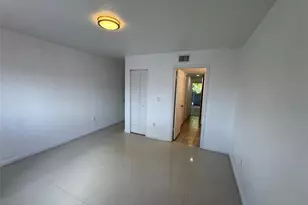 2710 W 76th St, Hialeah, FL 33016 - Photo 11