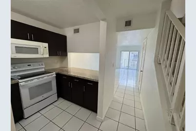 2710 W 76th St, Unit #207, Hialeah, FL 33016 - Photo 7