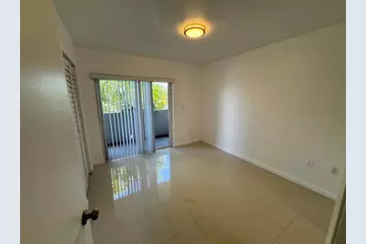 2710 W 76th St, Unit #207, Hialeah, FL 33016 - Photo 13