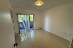 2710 W 76th St, Hialeah, FL 33016 - Photo 13