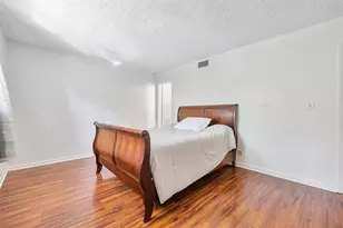 5843 Blueberry Ct, Fort Lauderdale, FL 33313 - Photo 11