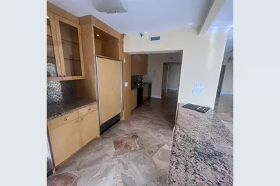 19667  Turnberry Way, Unit #4J, Miami, FL 33180 - Photo 7