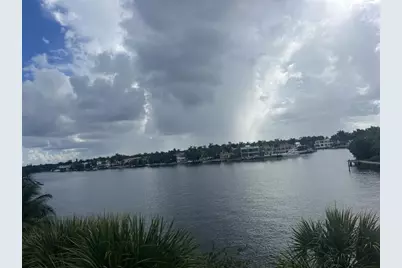 19667  Turnberry Way, Unit #4J, Miami, FL 33180 - Photo 3