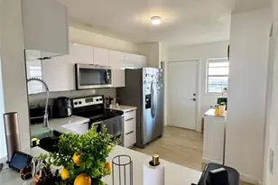 1770 NE 191st St Unit, Miami, FL 33179 - Photo 5