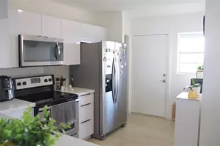 1770 NE 191st St Unit, Miami, FL 33179 - Photo 3