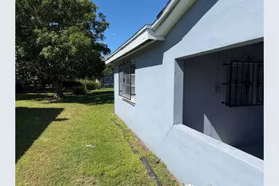 703 N 17th St, Fort Pierce, FL 34950 - Photo 3