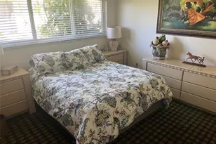 5728 S Bayberry Ln, Tamarac, FL 33319 - Photo 11