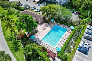 3050 N Palm Aire Dr, Pompano Beach, FL 33069 - Photo 7