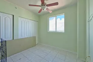 2217 NW 7th St, Miami, FL 33125 - Photo 13