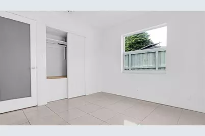 8241 SW 3rd Ct, North Lauderdale, FL 33068 - Photo 21