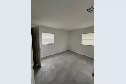 308  Essex Dr, Fort Pierce, FL 34946 - Photo 11