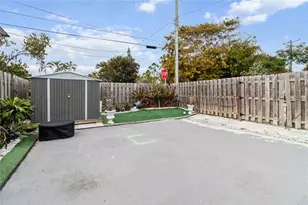 501 S E St, Lake Worth Beach, FL 33460 - Photo 15