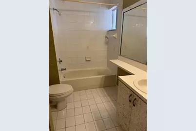 7556 NW 173rd St, Hialeah, FL 33015 - Photo 3