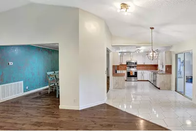 5372  Pine Circle, Coral Springs, FL 33067 - Photo 7