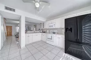 2612 W 54th Pl Unit, Hialeah, FL 33016 - Photo 3