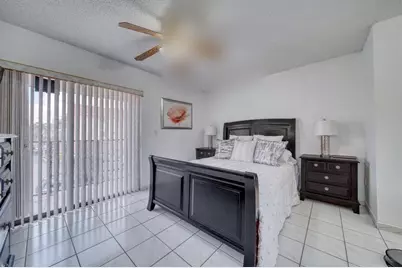 2612 W 54th Pl, Unit #Unit 204, Hialeah, FL 33016 - Photo 13