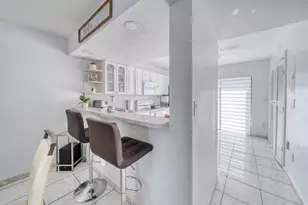 2612 W 54th Pl Unit, Hialeah, FL 33016 - Photo 7