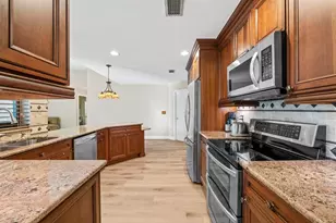 6221 Sedgewyck Cir W, Davie, FL 33331 - Photo 9