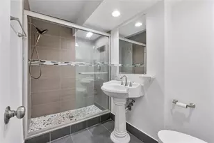 2175 NE 56th St, Fort Lauderdale, FL 33308 - Photo 9