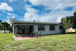 6111 Rainbow Cir, Greenacres, FL 33463 - Photo 3