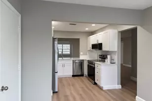 6111 Rainbow Cir, Greenacres, FL 33463 - Photo 7