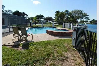 8671 NW 19th St, Pembroke Pines, FL 33024 - Photo 7