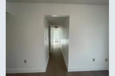 1470 W 41st St, Unit #201, Hialeah, FL 33012 - Photo 9