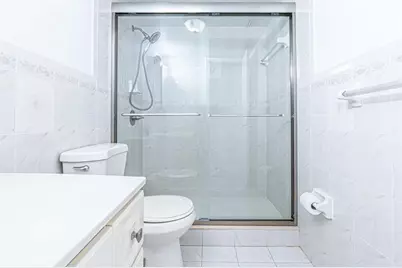 1470 W 41st St, Unit #201, Hialeah, FL 33012 - Photo 13