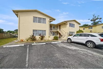 461  Sunshine Dr, Unit #4, Pompano Beach, FL 33066 - Photo 1