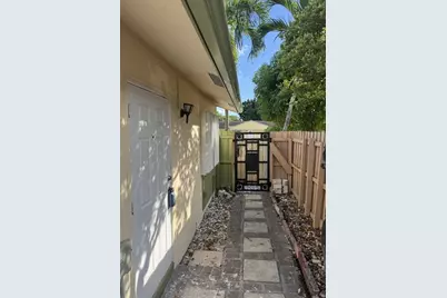 7165 SW 11th Ct, North Lauderdale, FL 33068 - Photo 3