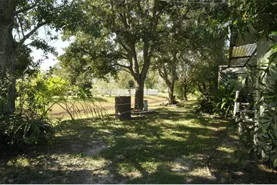 6715 NW Pinson Ct, Port Saint Lucie, FL 34983 - Photo 13