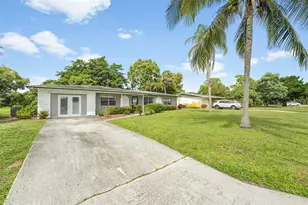 706 SE Alamanda Way, Stuart, FL 34996 - Photo 3