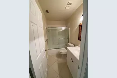 5701  Riverside Dr, Unit #302, Coral Springs, FL 33067 - Photo 17