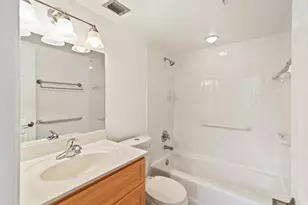 9470 Poinciana Pl, Davie, FL 33324 - Photo 23