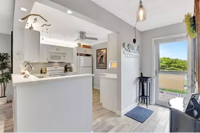 2615 NE 3rd Ct, Unit #301, Boynton Beach, FL 33435 - Photo 5