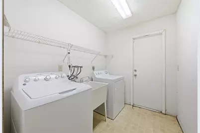 3091  Venice Way, Miramar, FL 33025 - Photo 13