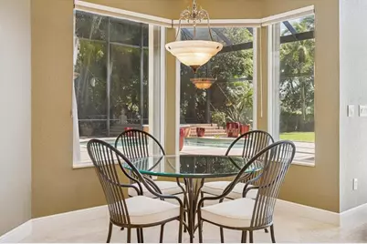 10372 N Lake Vista Cir, Davie, FL 33328 - Photo 11